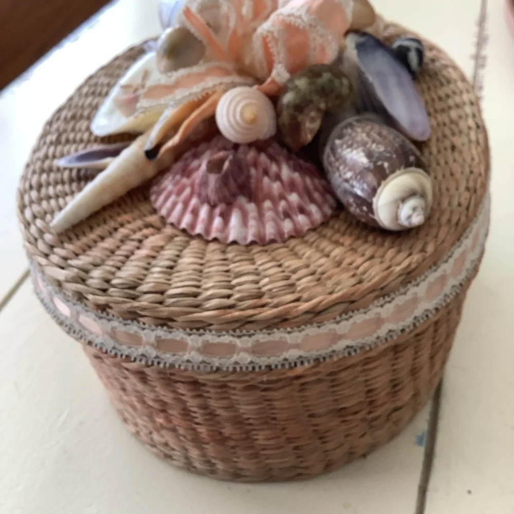 Vintage Seagrass Seashell Lidded Basket